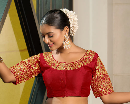 "Readymade vs Custom Blouses: Which One Should You Choose?"